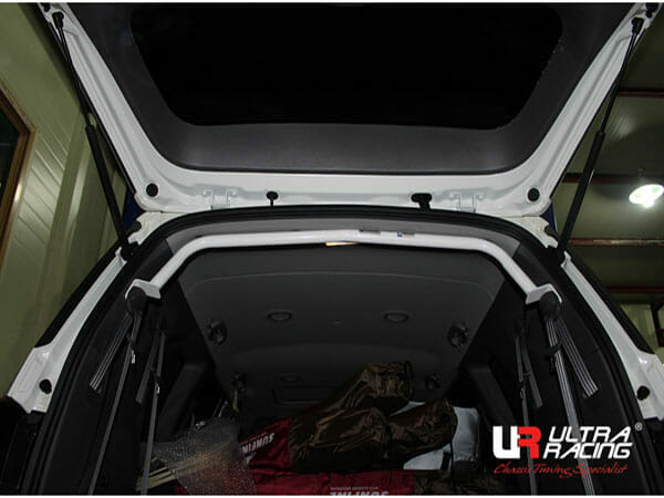 Ultra Racing 2-Point C-Pillar Bar SsangYong Korando Turismo/Stavic 12-