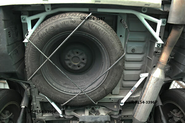 Ultra Racing Toyota Alphard/Vellfre (AH20) 2.4/3.5 4WD 08-15 UltraRacing 4-Point Rear Lower Bar (3396P) UR-RS4-3396P