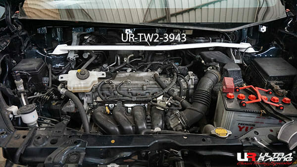 Ultra Racing 2-Point Front Upper Strut Bar for Toyota Noah/Voxy R80