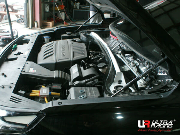 Ultra Racing 2-Point Front Upper Strut Bar Hyundai Santa Fe TM 2.2D/2.