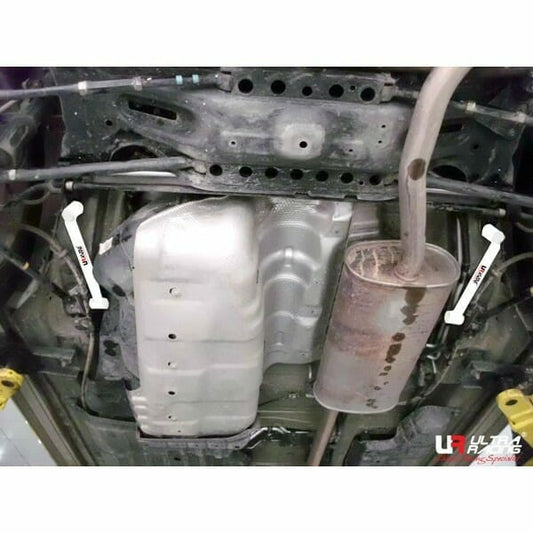 Ultra Racing 4-Point Rear Lower Bar for Toyota Highlander XU40