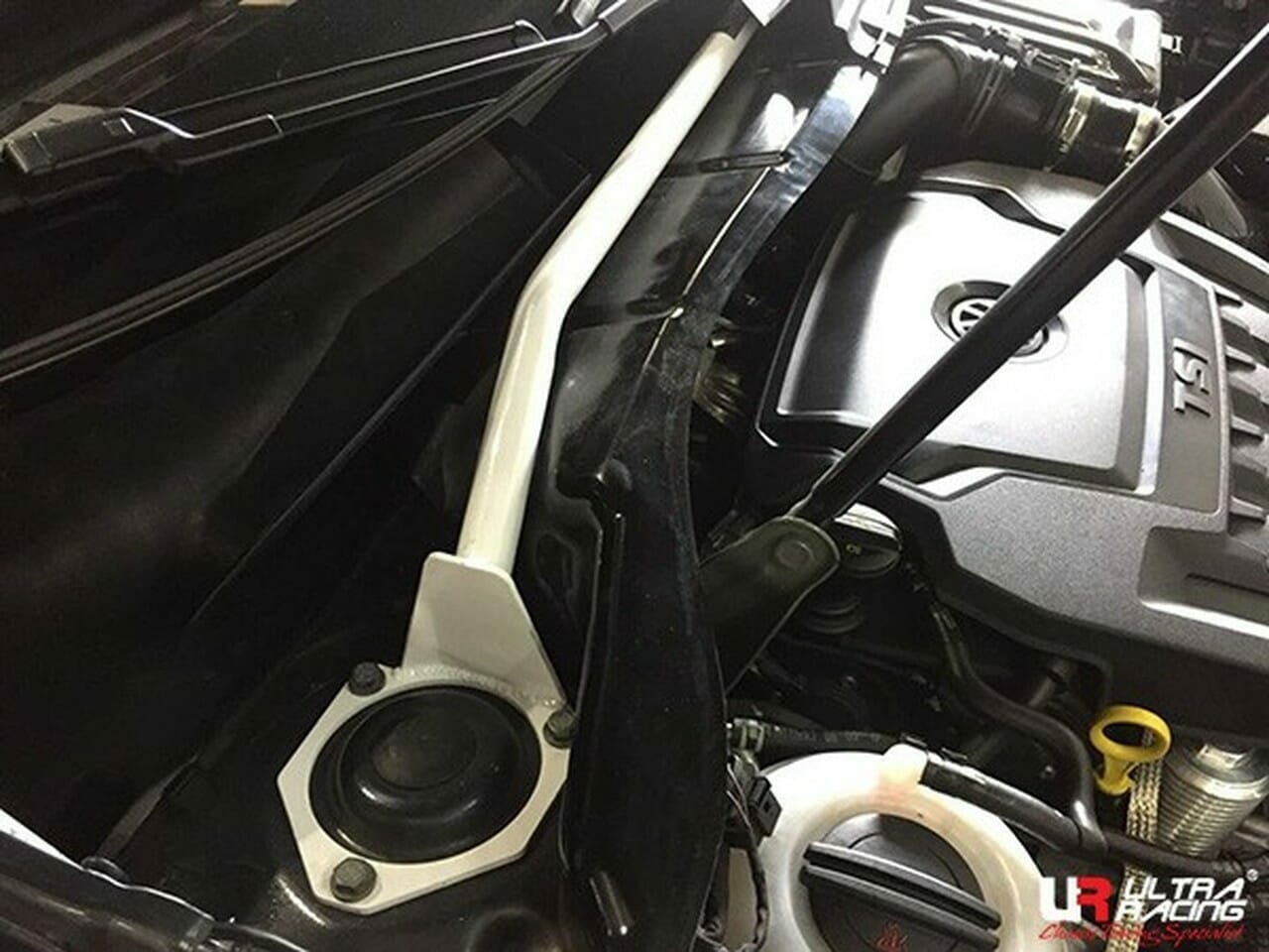 Ultra Racing 2-Point Front Upper Strut Bar for Volkswagen Tiguan 1.4/2