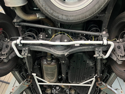 Ultra Racing Rear Sway Bar 29mm for Lexus LX570