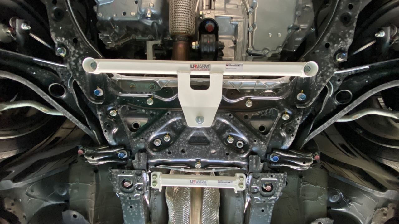 Ultra Racing HONDA CIVIC Ultra Racing Front Lower Brace UR-LA3-4268
