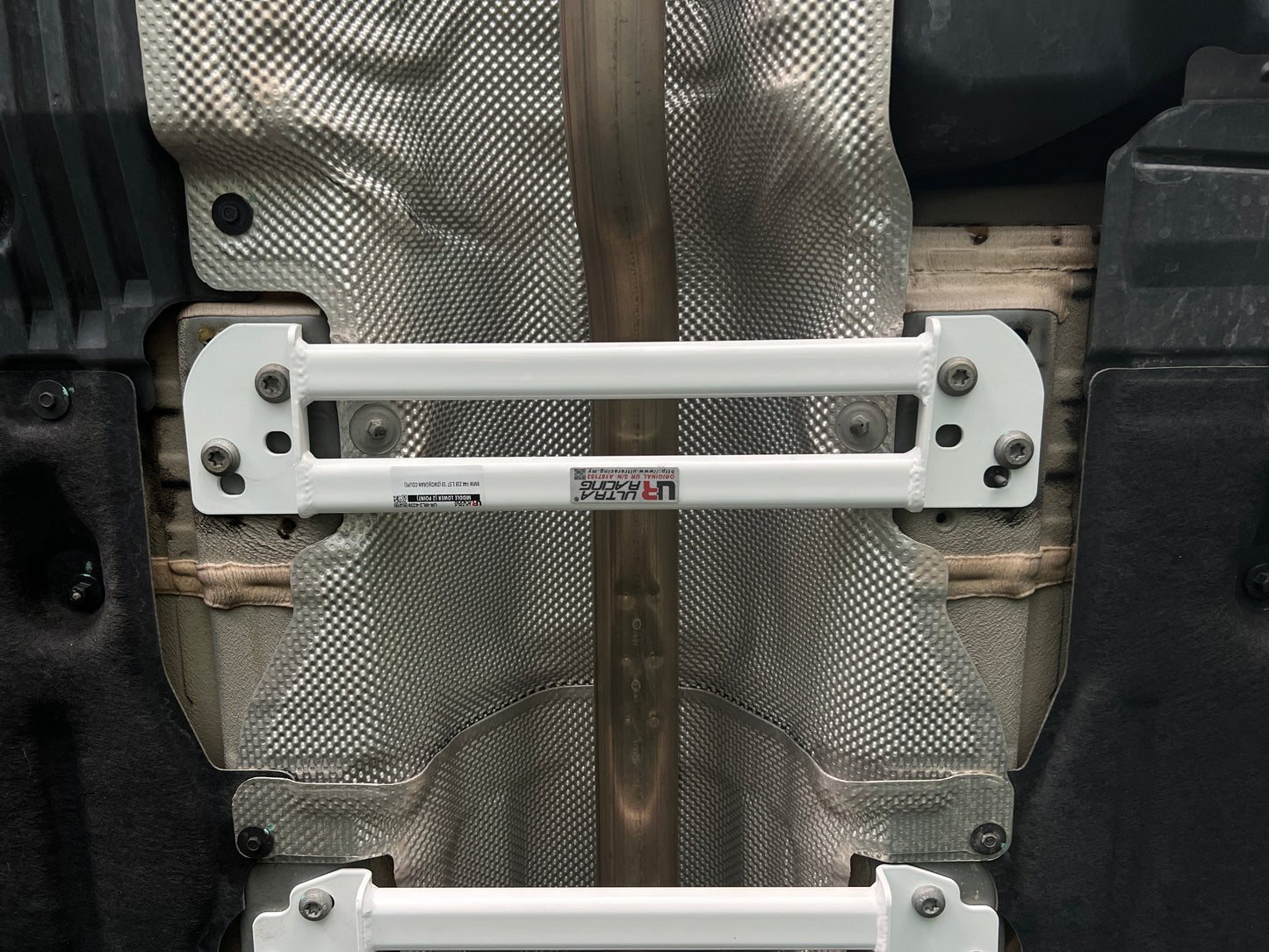 Ultra Racing BMW F40 Ultra Racing Mid Lower Brace UR-ML2-4239