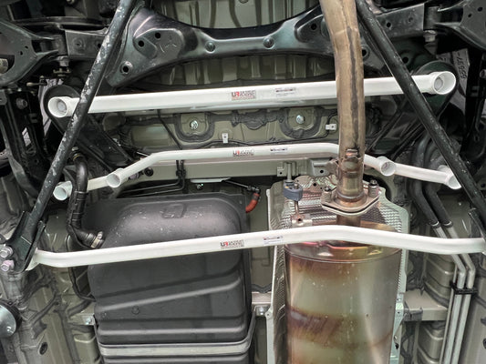 Ultra Racing Rear Lower Brace for Toyota Alphard – 4-Point