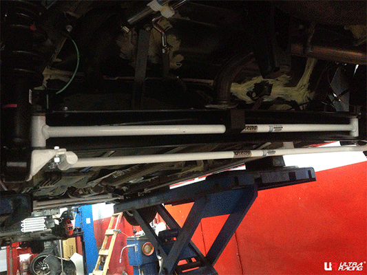 Ultra Racing 2-Point Rear Torsion Bar for Toyota Wish AE20