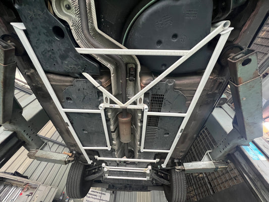 Ultra Racing Side Brace 8-Point for Renault Captur