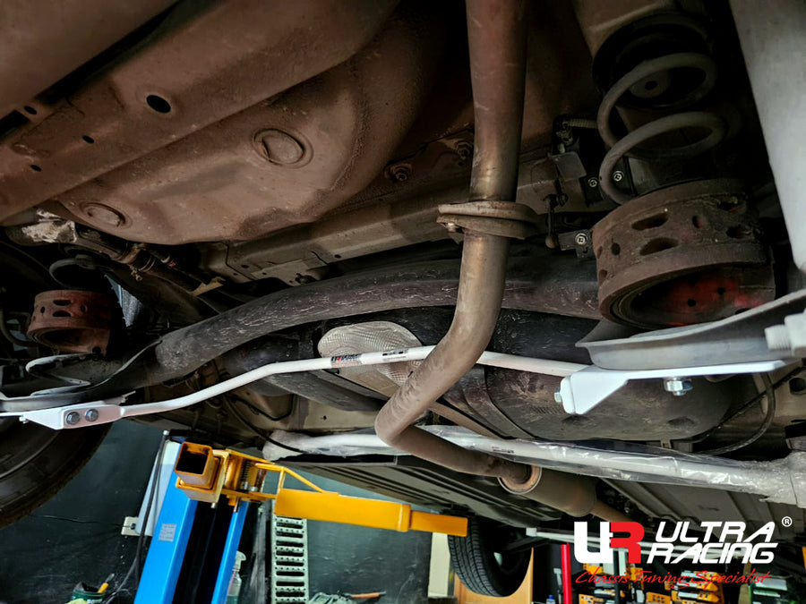 Ultra Racing SUZUKI VITARA Ultra Racing Rear Sway Bar 18mm URPH-AR18-700