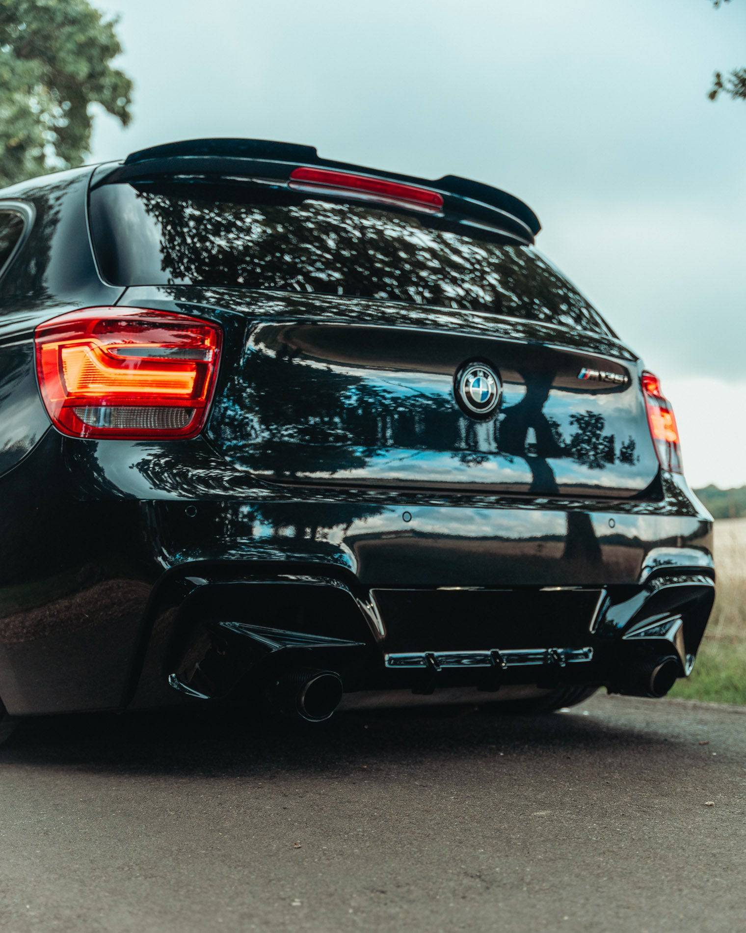 ZAERO EVO-1 Gloss Black Rear Diffuser for BMW 1 Series F20 F21