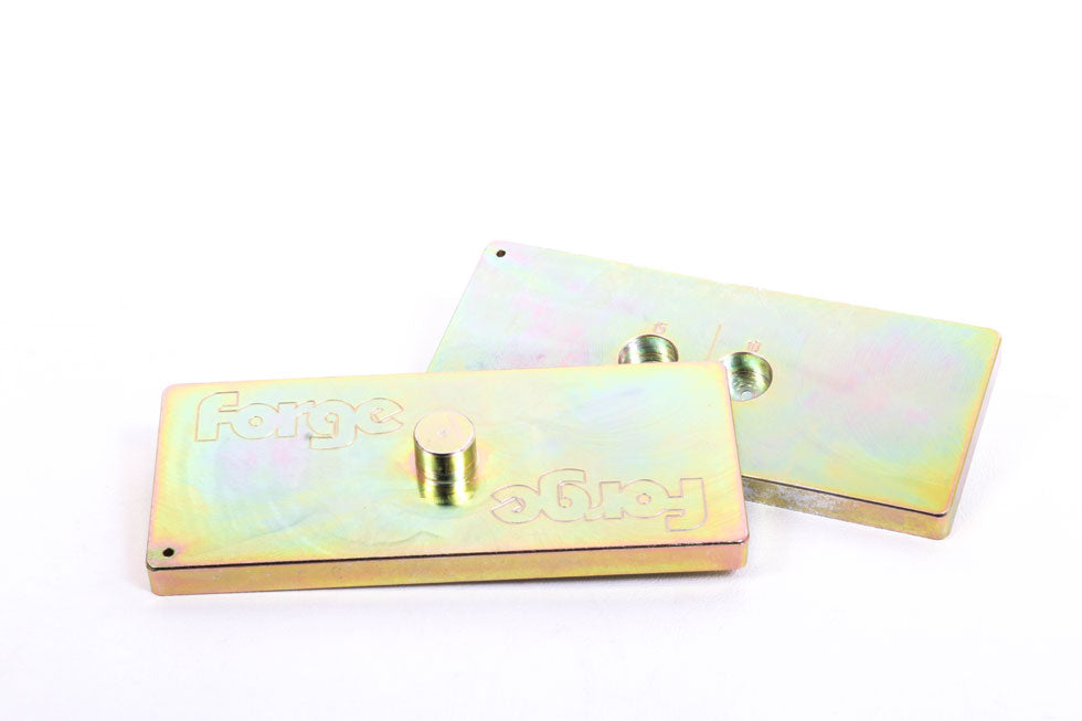 Forge Motorsport Rear Axle Relocation Plates for Volkswagen Caddy Mk3 (FMAOP1)