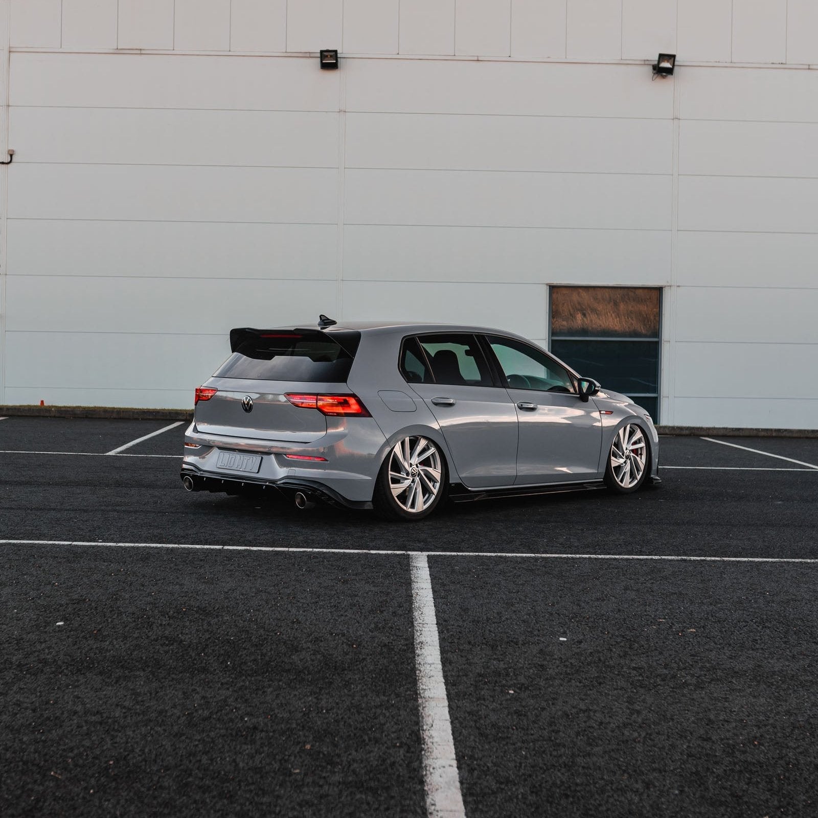 ZAERO EVO-1 Gloss Black Side Skirts for VW Golf | Multiple Fitments