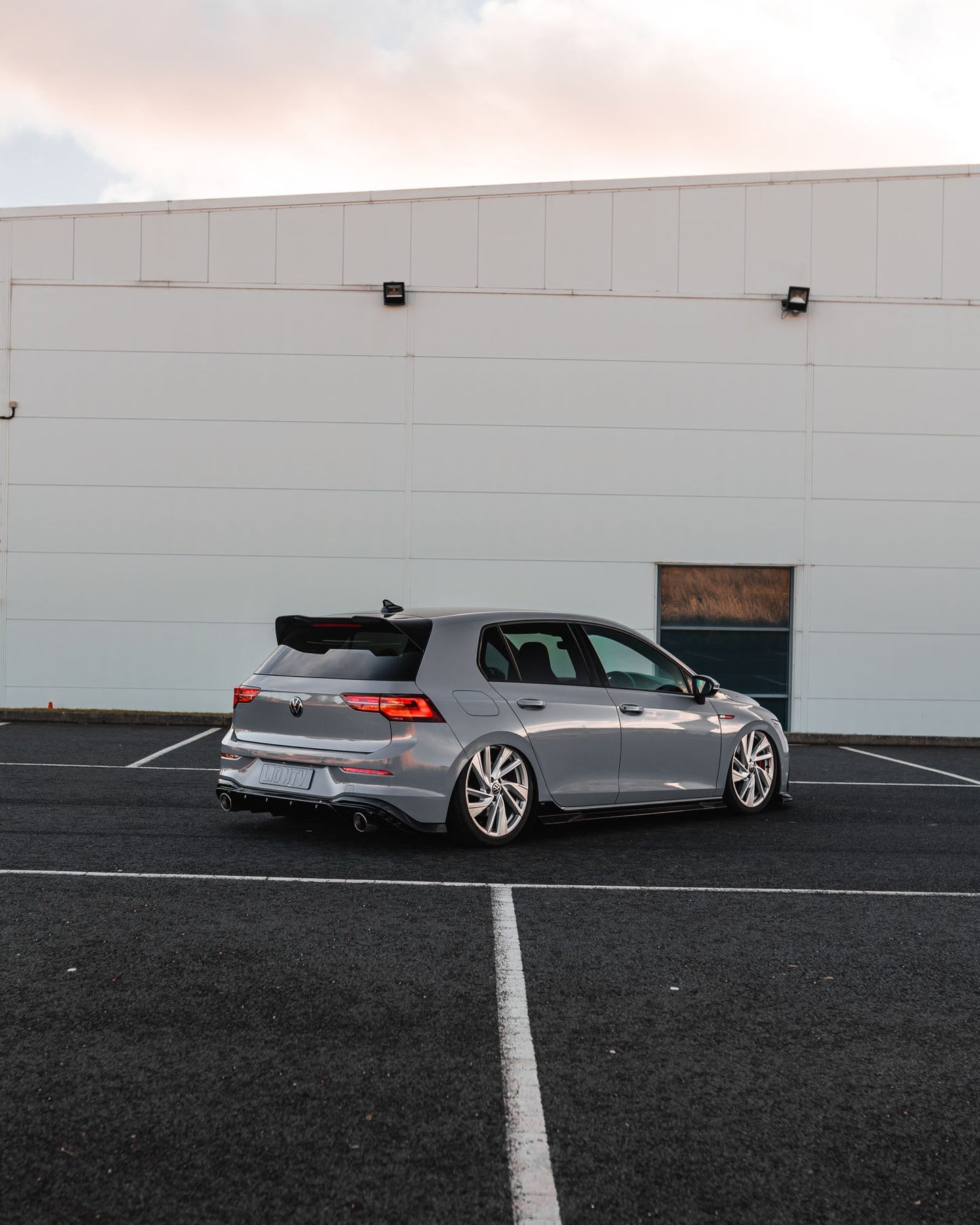 ZAERO EVO-1 Gloss Black Rear Diffuser for VW Golf | Volkswagen Golf
