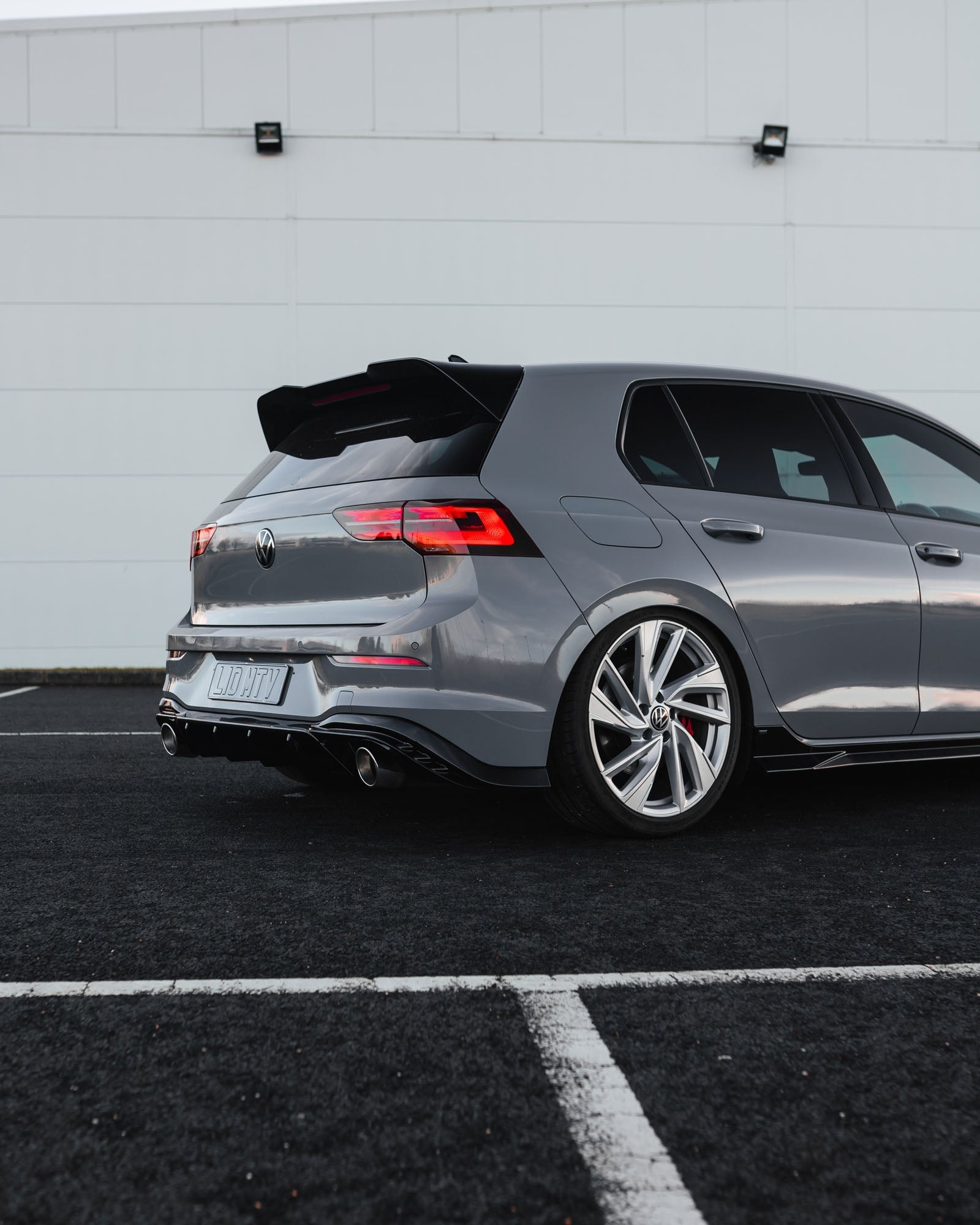 ZAERO EVO-1 Gloss Black Rear Diffuser for VW Golf | Volkswagen Golf