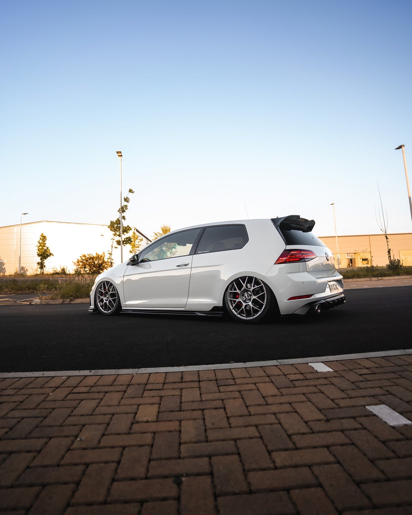 ZAERO EVO-1 Gloss Black Side Skirts for VW Golf Mk7 | Volkswagen Golf