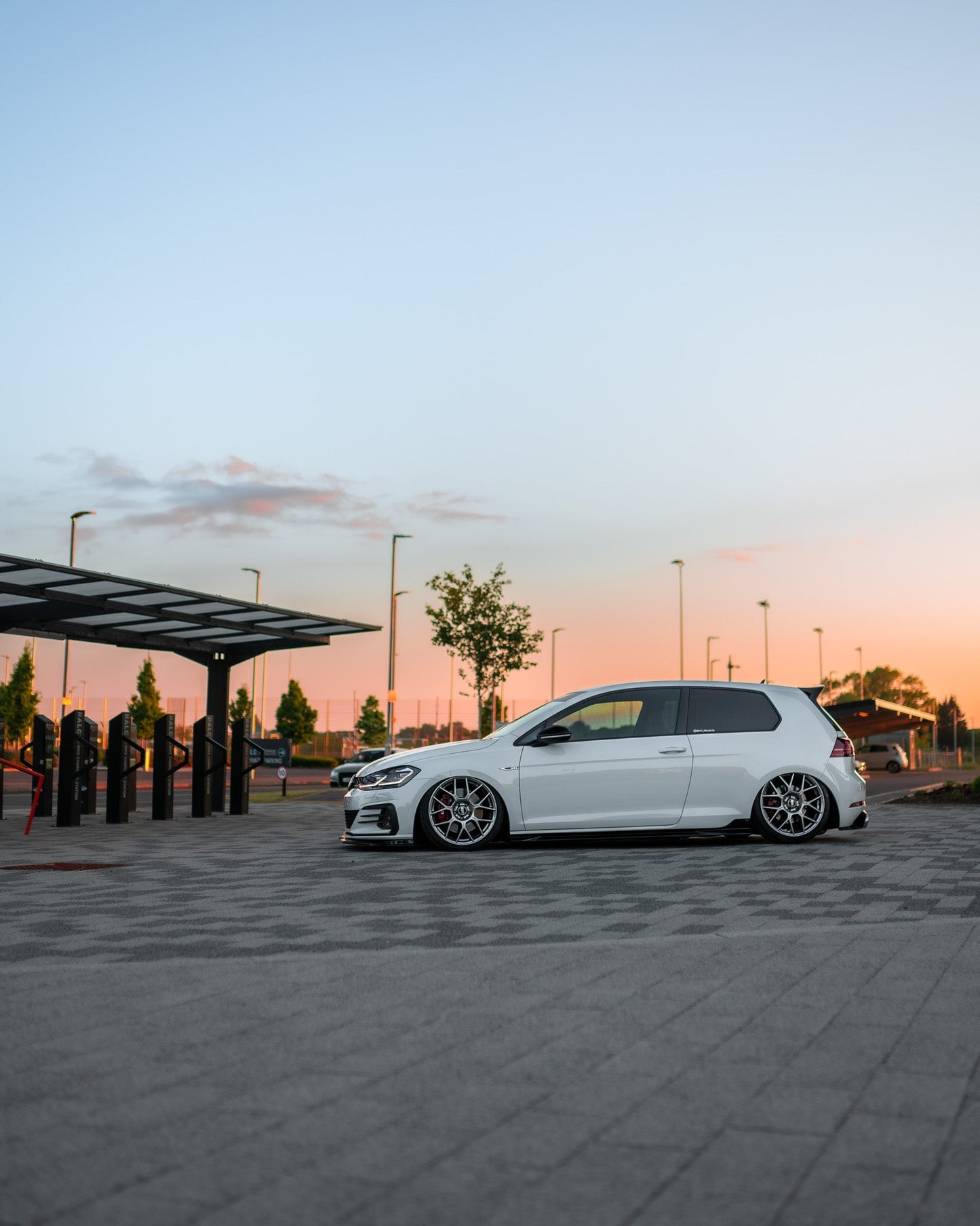 ZAERO EVO-1 Gloss Black Side Skirts for VW Golf Mk7 | Volkswagen Golf