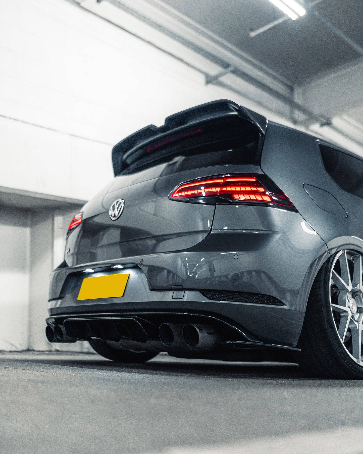 ZAERO EVO-1 Gloss Black Rear Diffuser for VW Golf R Mk7.5