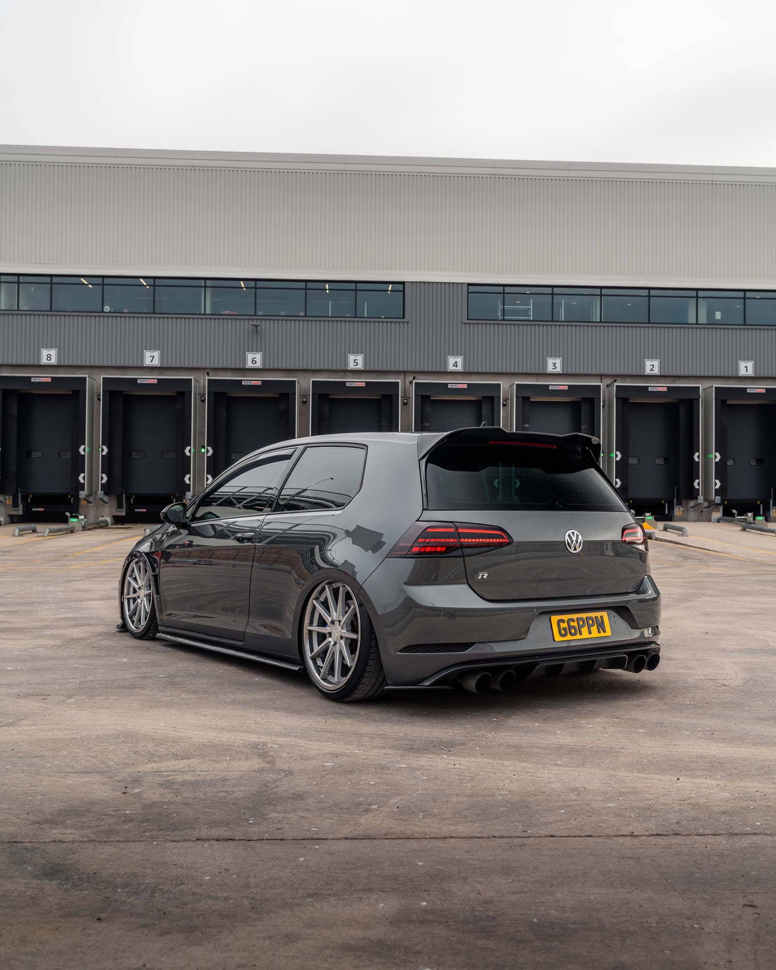ZAERO EVO-1 Gloss Black Rear Diffuser for VW Golf R Mk7.5