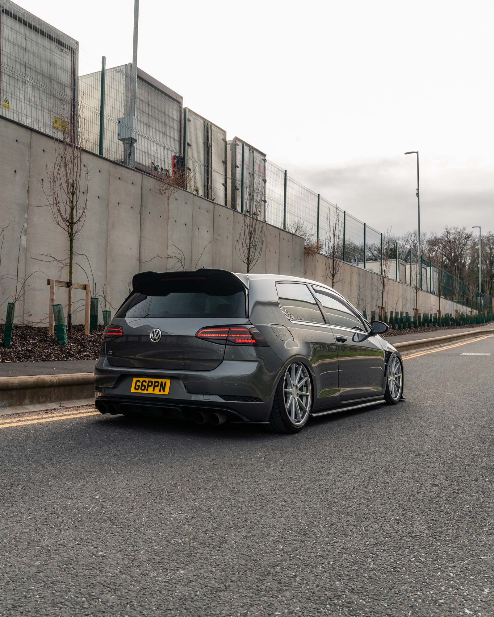 ZAERO EVO-1 Gloss Black Rear Diffuser for VW Golf R Mk7.5