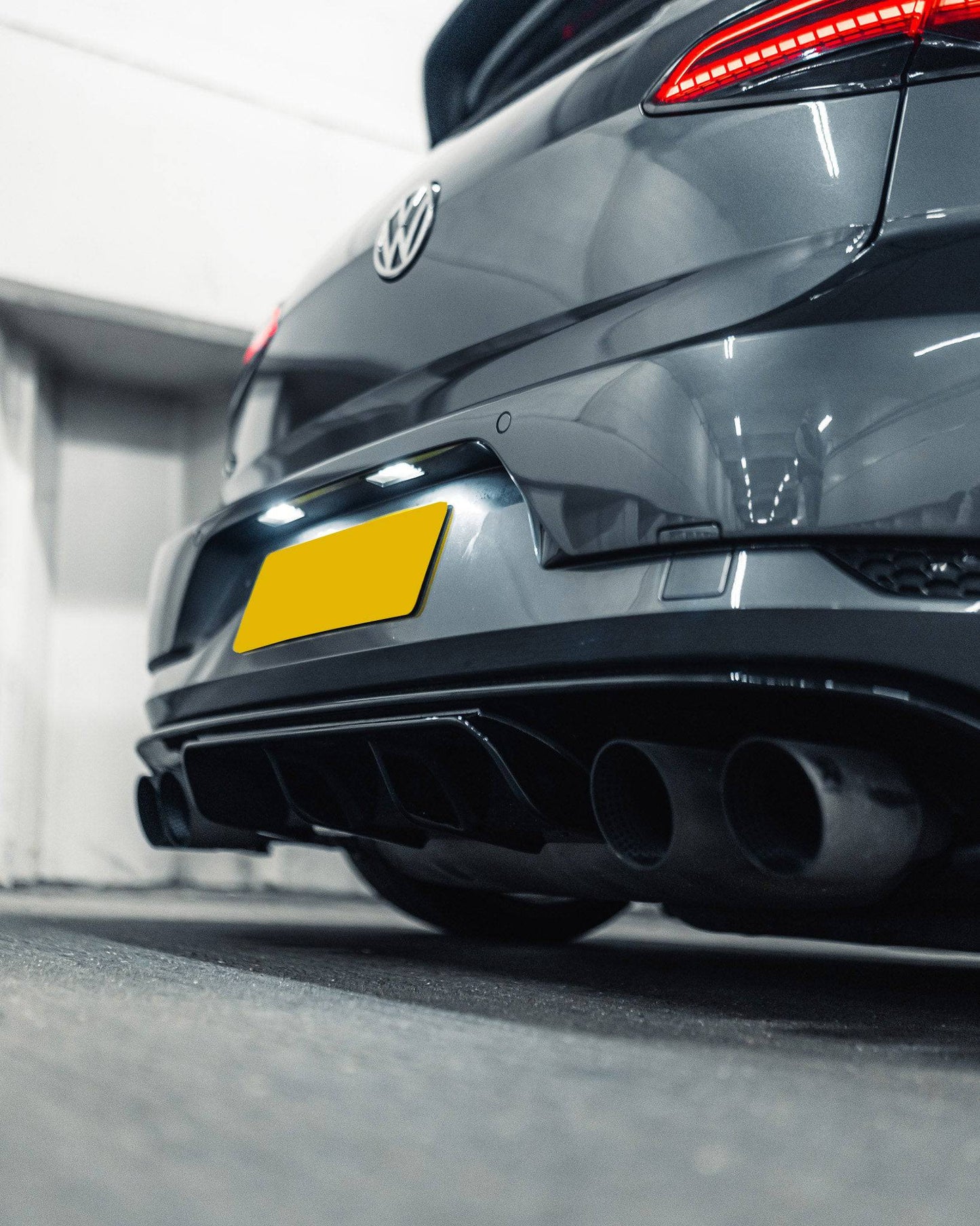 ZAERO EVO-1 Gloss Black Rear Diffuser for VW Golf R Mk7.5