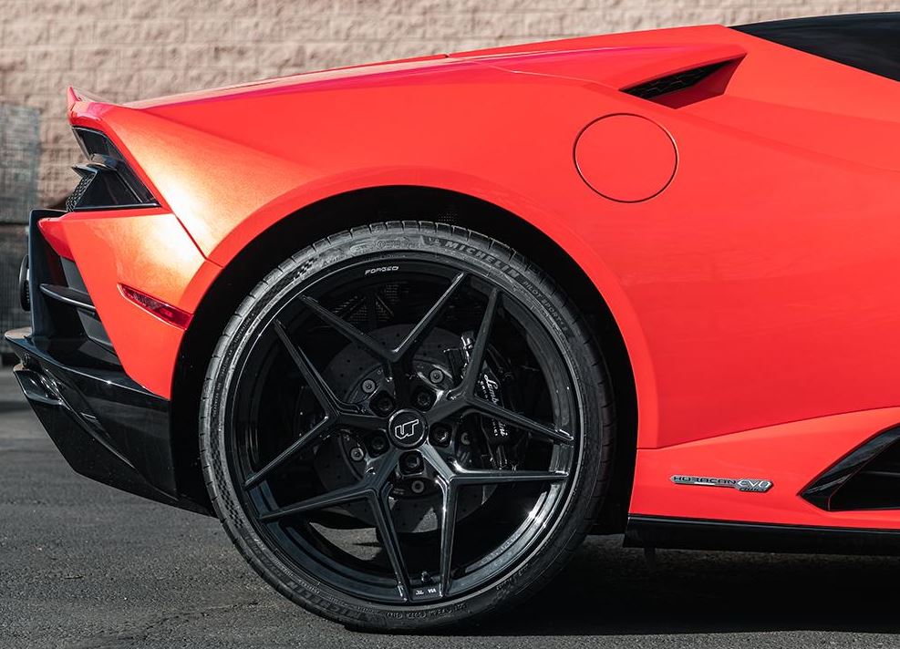 VR Forged D04 Wheel Package Lamborghini Huracan 20x9.0 21x12 Gloss Black - FD Racing